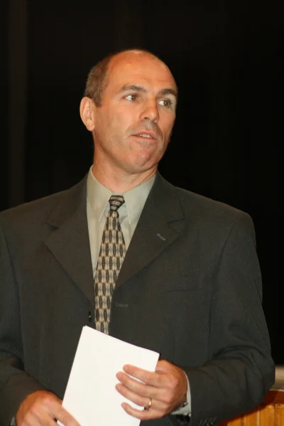 elődöntő 210-199304152